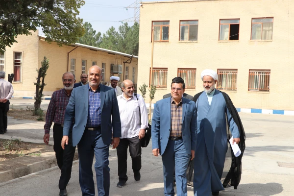 جلسه ستاد اقامه نماز و بازدید از اقدامات و کارهای عمرانی مرکز شهید آیت نجف آباد 4