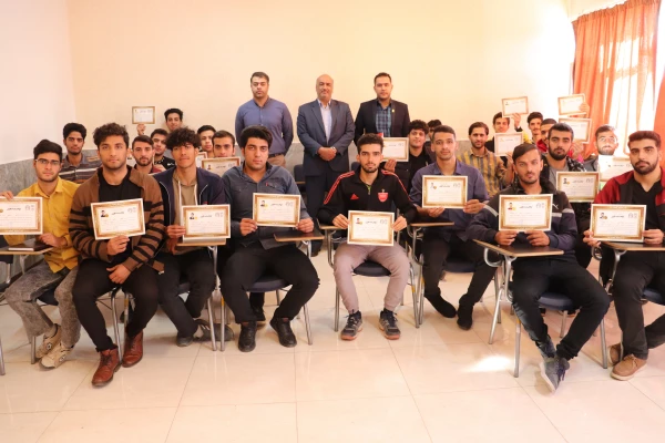 مراسم اهدای گواهی داوری فوتسال به دانشجویان مرکز 2