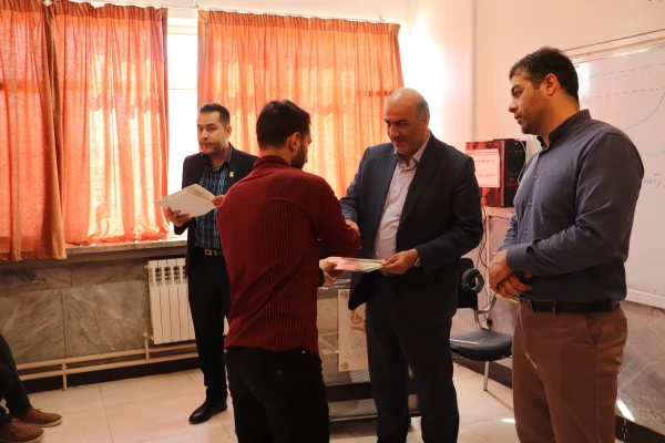 مراسم اهدای گواهی داوری فوتسال به دانشجویان مرکز 3