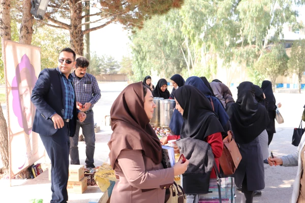 برگزاری دوره های ضمن خدمت توانمندسازی موسسان، مدیران، معاونان و معلمان مدارس غیر دولتی مناطق و نواحی استان اصفهان 6