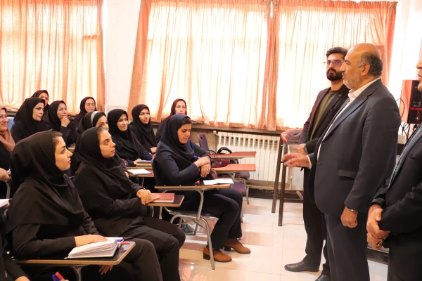 برگزاری دوره های ضمن خدمت توانمندسازی موسسان، مدیران، معاونان و معلمان مدارس غیر دولتی مناطق و نواحی استان اصفهان 13