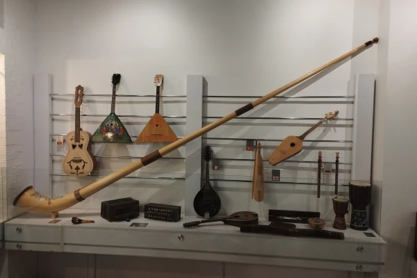 بازدید از موزه موسیقی اصفهان 4