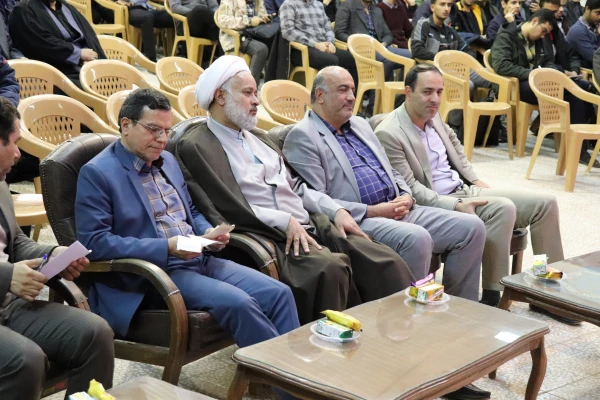 دیدار مسئولین استانی دانشگاه فرهنگیان با دانشجویان مرکز شهید آیت برای پاسخگویی و رسیدگی به شکایات و مشکلات 12