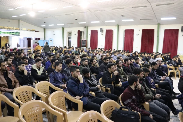 دیدار مسئولین استانی دانشگاه فرهنگیان با دانشجویان مرکز شهید آیت برای پاسخگویی و رسیدگی به شکایات و مشکلات 16