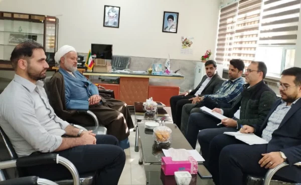 جلسه شورای اقامه نماز مرکز شهید آیت نجف آباد و برپایی نماز جماعت با حضور حجت الاسلام و المسلمین حمزه 3