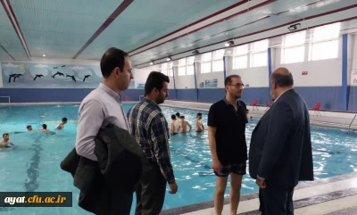 بازدید مسئولین مرکز از کلاس آموزش شنا