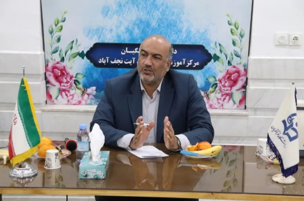 اولین نشست صمیمانه اساتید با هیئت رئیسه مرکز شهید آیت برگزار گردید. 3