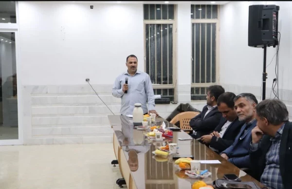 اولین نشست صمیمانه اساتید با هیئت رئیسه مرکز شهید آیت برگزار گردید. 5