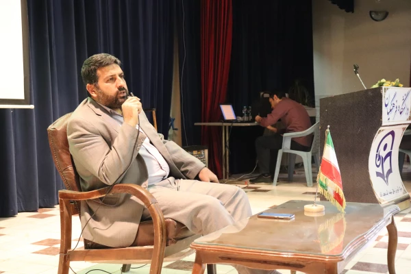 حضور معاون پژوهشی و فناوری دانشگاه اصفهان در مرکز شهید آیت نجف آباد  3