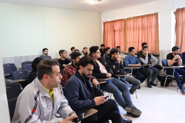 بازدید هیئت نظارت دانشگاه اصفهان از مرکز شهید دکتر آیت نجف آباد  5