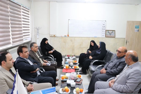 بازدید هیئت نظارت دانشگاه اصفهان از مرکز شهید دکتر آیت نجف آباد  6