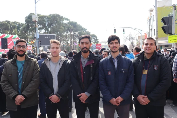 حضور دانشجویان، کارکنان و اساتید مرکز شهید آیت در راهپیمایی ۲۲ بهمن  7