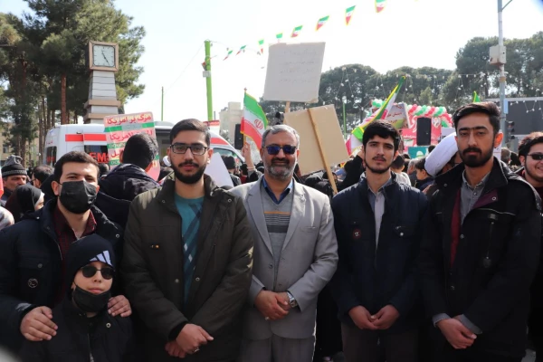 حضور دانشجویان، کارکنان و اساتید مرکز شهید آیت در راهپیمایی ۲۲ بهمن  9