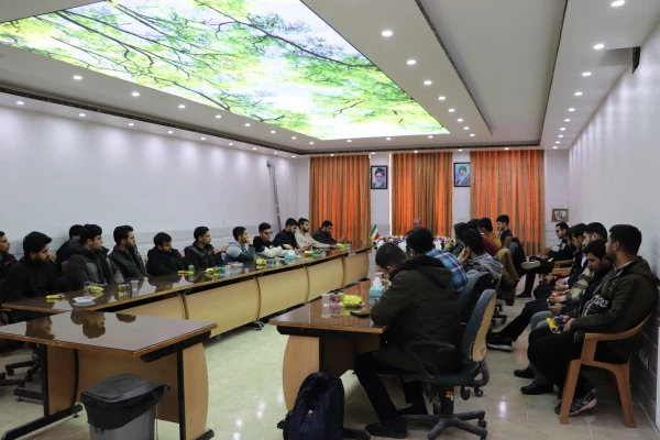 حضور ابوالفضل ابوترابی نماینده مردم نجف آباد و تیران و کرون در جلسه پرسش و پاسخ با دانشجویان 3