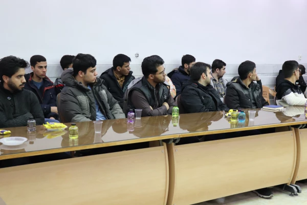 حضور ابوالفضل ابوترابی نماینده مردم نجف آباد و تیران و کرون در جلسه پرسش و پاسخ با دانشجویان 4