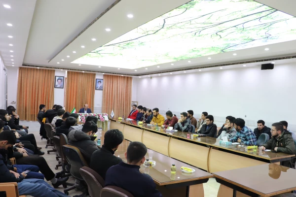 حضور ابوالفضل ابوترابی نماینده مردم نجف آباد و تیران و کرون در جلسه پرسش و پاسخ با دانشجویان 5