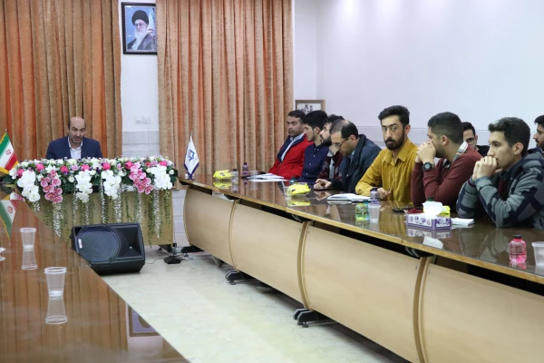 حضور ابوالفضل ابوترابی نماینده مردم نجف آباد و تیران و کرون در جلسه پرسش و پاسخ با دانشجویان 6