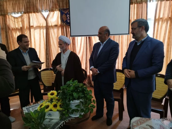 دیدار با امام جمعه شهرستان نجف آباد و نماینده  مجلس خبرگان رهبری؛ حجت الاسلام والمسلمین حسناتی 2