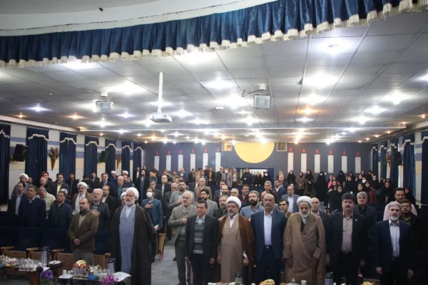 اجلاس استانی نماز اصفهان برگزار گردید. 5