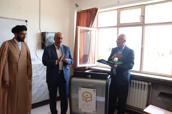 تبریک هفته معلم به اساتید مرکز  4