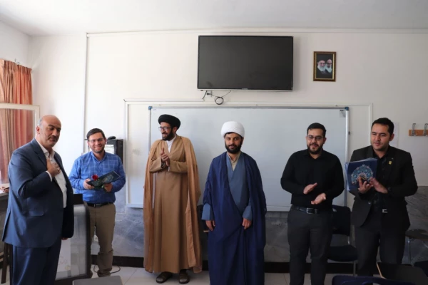 تبریک هفته معلم به اساتید مرکز  6