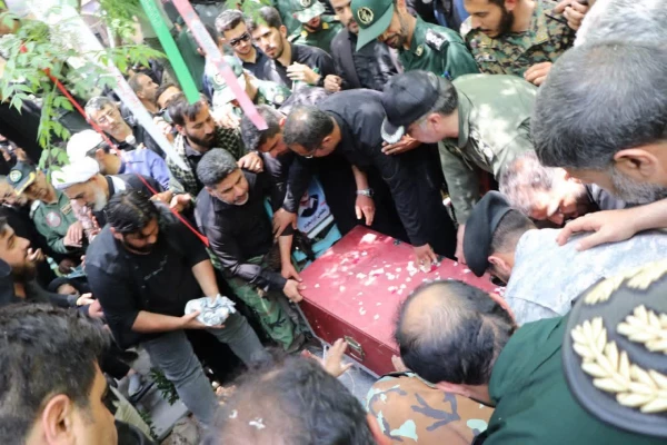 برپایی موکب دانشگاه فرهنگیان مرکز شهید آیت نجف آباد در مراسم تشییع شهید دریانوش  3