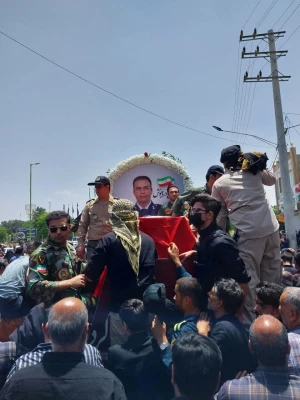 برپایی موکب دانشگاه فرهنگیان مرکز شهید آیت نجف آباد در مراسم تشییع شهید دریانوش  7