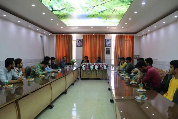 اهدای جوایز به نفرات برتر مسابقات ورزشی و مناظرات دانشجویی 2