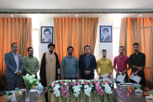 اهدای جوایز به نفرات برتر مسابقات ورزشی و مناظرات دانشجویی 4