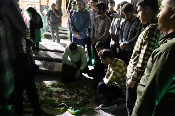 دورهمی شبانه در بوستان لاله نجف آباد  5