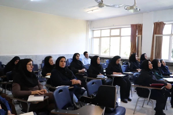 برگزاری دوره توانمندسازی معلمان مدارس غیردولتی مقطع ابتدایی نواحی فولادشهر و زرین شهر به میزبانی دانشگاه فرهنگیان مرکز شهید دکتر آیت نجف آباد  4