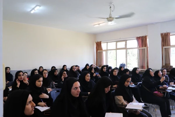 برگزاری دوره توانمندسازی معلمان مدارس غیردولتی مقطع ابتدایی نواحی فولادشهر و زرین شهر به میزبانی دانشگاه فرهنگیان مرکز شهید دکتر آیت نجف آباد  7