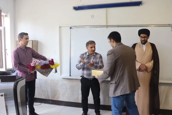 برگزاری مراسم گرامی داشت روز معلم و استاد در کلاس های مهارت آموزان ماده ۲۸ ( پودمان ۱ و ۲ ) 10