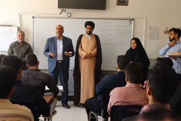 برگزاری مراسم گرامی داشت روز معلم و استاد در کلاس های دانشجویان مرکز شهید آیت نجف آباد 2