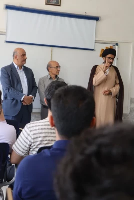 برگزاری مراسم گرامی داشت روز معلم و استاد در کلاس های دانشجویان مرکز شهید آیت نجف آباد 6