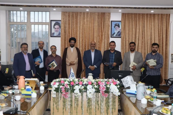 برگزاری مراسم تجلیل از اساتید دانشگاه فرهنگیان مرکز شهید دکتر آیت نجف آباد به مناسبت هفته گرامیداشت مقام استاد 9