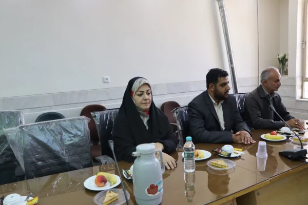 نشست صمیمانه  ریاست مرکز شهید ایت نجف اباد و شورای اسلامی شهر شهرستان نجف آباد 2