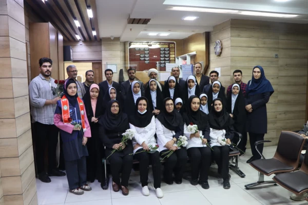 دیدار ریاست دانشگاه و هیأت همراه با پرستاران کلینیک فرهنگیان  2