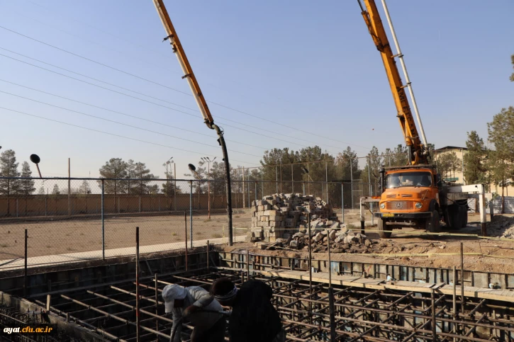 تکمیل بتن ریزی دیواره های استخر فضای سبز مرکز شهید آیت 