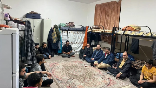 نشست صمیمی و معنوی با دانشجومعلمان خوابگاهی مرکز برگزار گردید.
 2