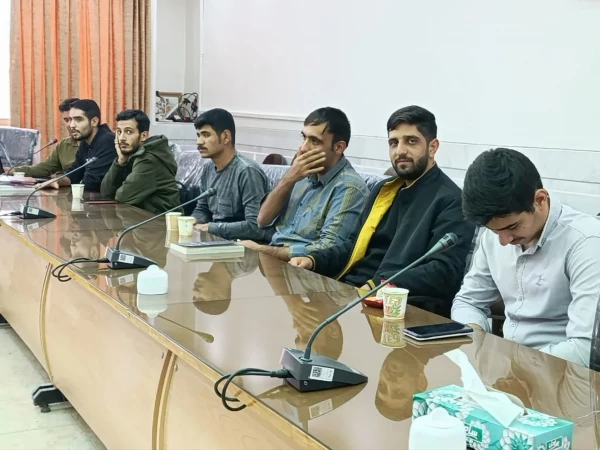 نشست تخصصی (بحران های زیست محیطی و تاثیرات اجتماعی آن بر جوامع) در روز یکشنبه مورخ ۲۵ آبان در سالن جلسات برگزار گردید. 2