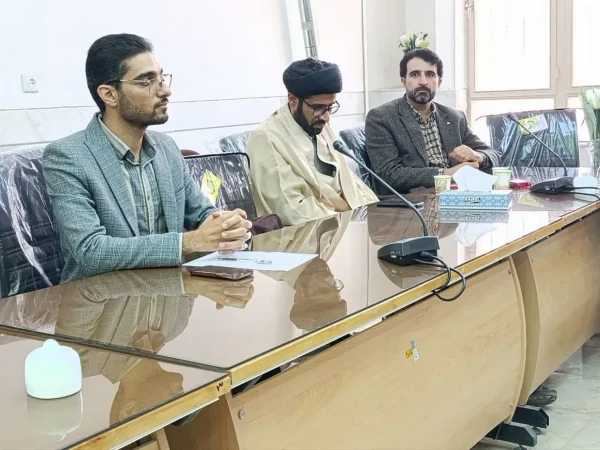 نشست تخصصی (بحران های زیست محیطی و تاثیرات اجتماعی آن بر جوامع) در روز یکشنبه مورخ ۲۵ آبان در سالن جلسات برگزار گردید. 2