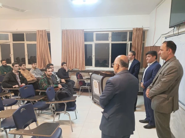 بازدید معاونین استانی و نظرسنجی از دانشجویان 3