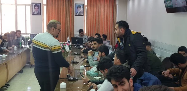 کاربرد هوش مصنوعی در آموزش و یادگیری و سواد رسانه، در سالن جلسات مرکز برگزار کردند. 
 2