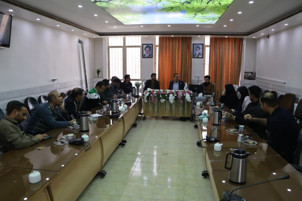 جلسه ای تخصصی با حضور مسئول نظارت استان، جناب آقای سهرابی، به منظور بررسی و پیشبرد مفاد رهنامه مرکز برگزار شد. 2