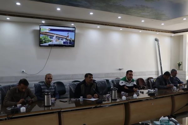 جلسه ای تخصصی با حضور مسئول نظارت استان، جناب آقای سهرابی، به منظور بررسی و پیشبرد مفاد رهنامه مرکز برگزار شد. 2