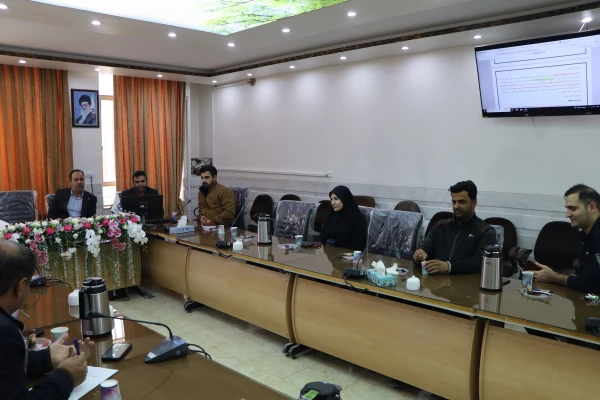 جلسه ای تخصصی با حضور مسئول نظارت استان، جناب آقای سهرابی، به منظور بررسی و پیشبرد مفاد رهنامه مرکز برگزار شد. 3
