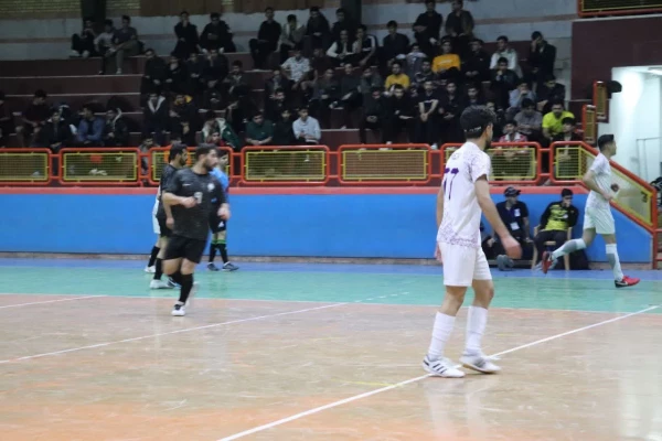 گزارش تصویری مرحله نیمه نهایی پنجمین دوره لیگ فوتسال دانشجومعلمان دانشگاه فرهنگیان مرکز شهید دکتر آیت نجف آباد: 3