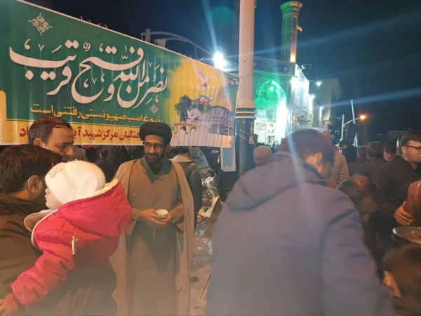 به گزارش روابط عمومی دانشگاه فرهنگیان مرکز شهید دکتر آیت نجف آباد موکبی جهت خدمت رسانی با حضور ریاست محترم مرکز جناب آقای دکتر ابراهیم و معاونت دفتر نهاد رهبری، در باغ ملی شهرستان نجف آباد برپا شد. 2
